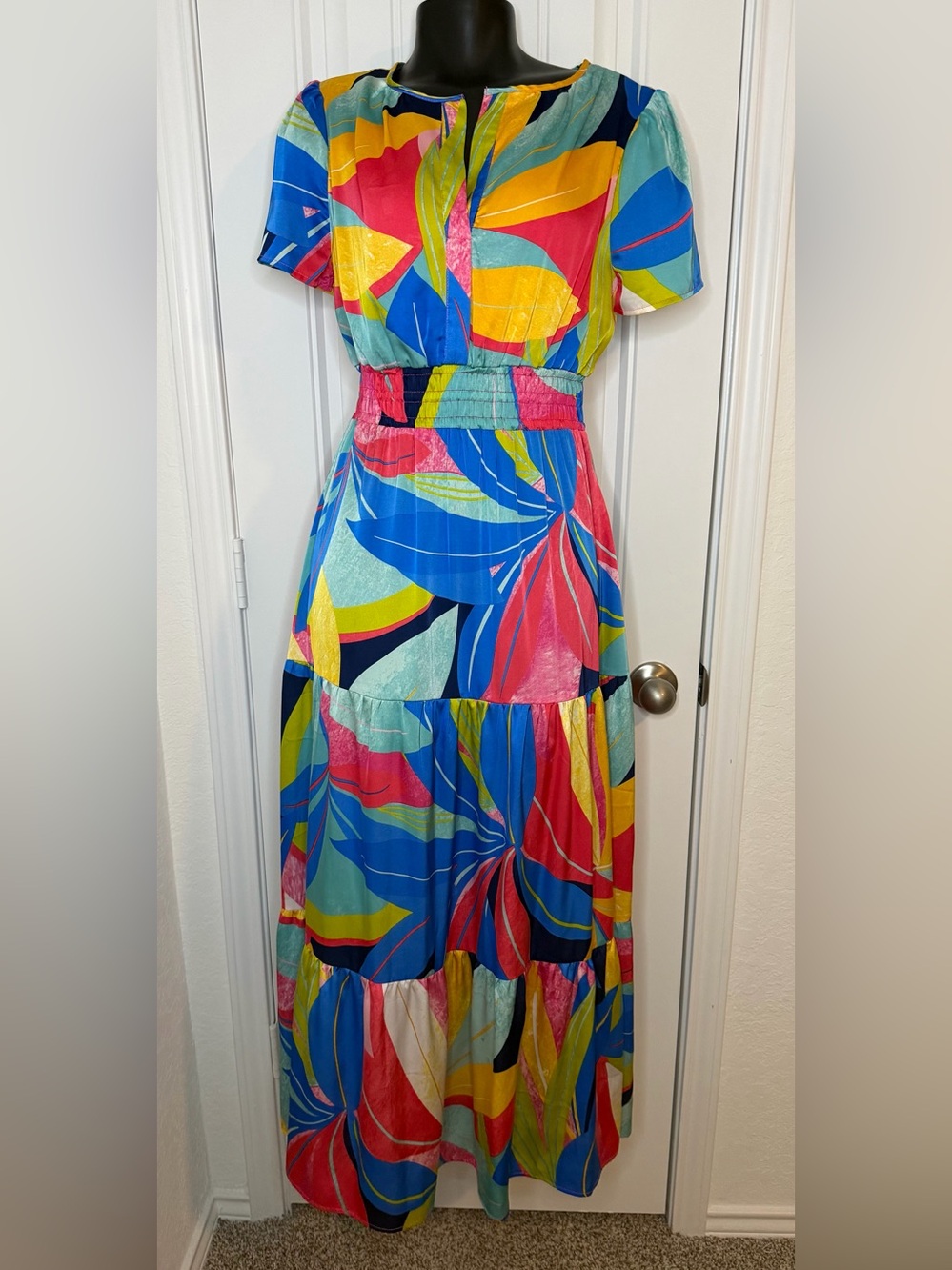 CHETTA B Womens Short Sleeve Silky Maxi Dress S (6)Romantic Garden Party